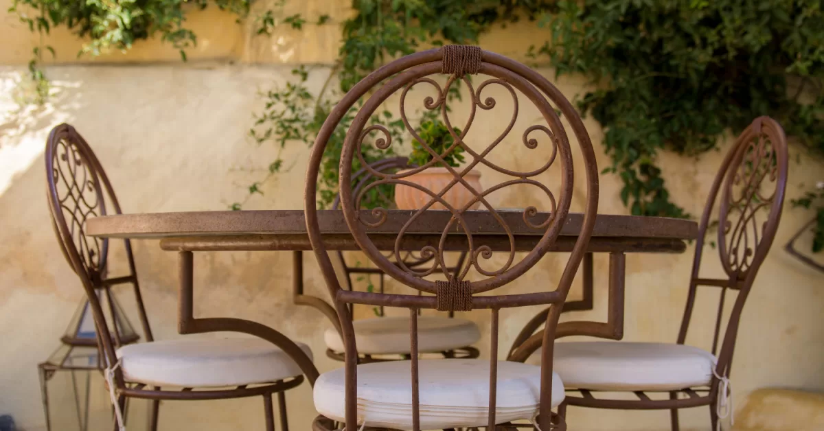 How to Clean Oxidized Metal Patio Furniture. 7 Quick Methods